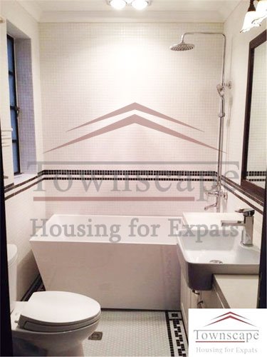 bright flat for rent in french concession 4 BR unfurnished old lane house with wall heating for rent in forner French Concession