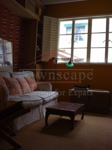 house with front yard for rent in shanghai Old apartment with roof terrace and front yard for rent in FFC
