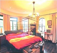 Spacious, Bright lane house with terrace in French Concession