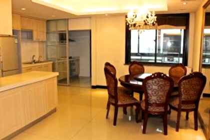 hongqiao huating Elegant Apartment with balcony available in Hongqiao