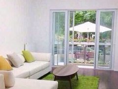 Large private garden apartment in expat friendly French Conce