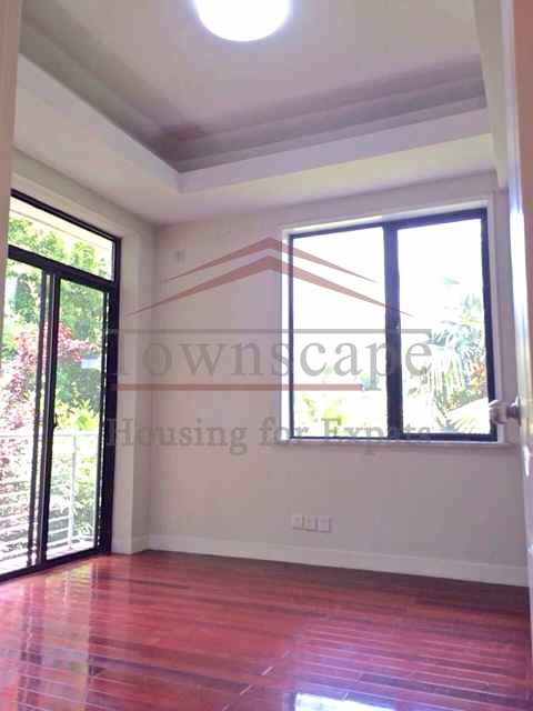 hongqiao apartment Bright unfurnished Duplex with Garden