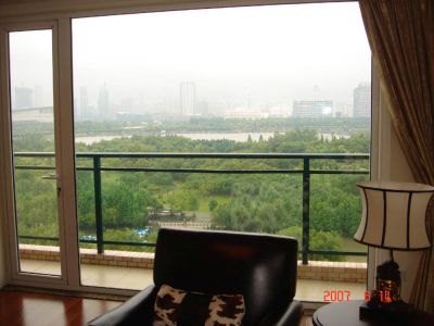 asunnot shanghaissa Luxurious apartment with car parking spot in Century Park