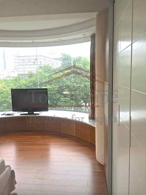 shanghai expat housing Renovated Modern Apartment in Luxury Expat Complex Top of City Jing An