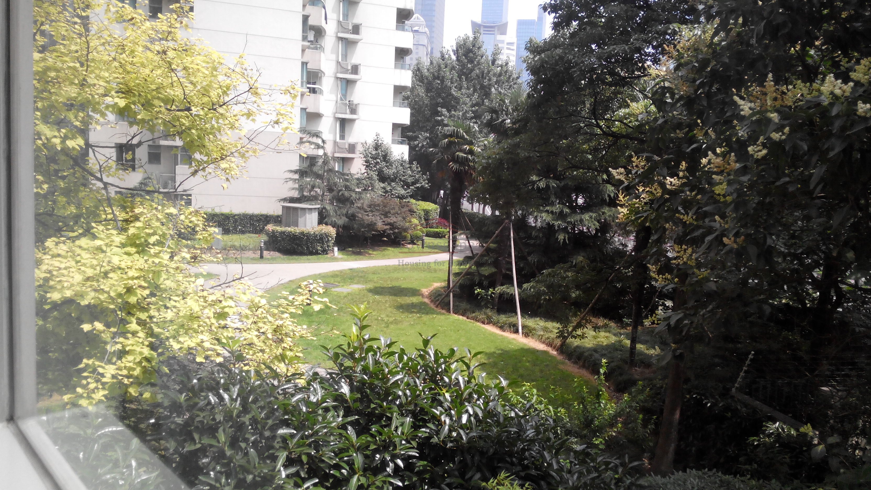 lakeville shanghai Gorgeous apartment In famous LakeVille complex.