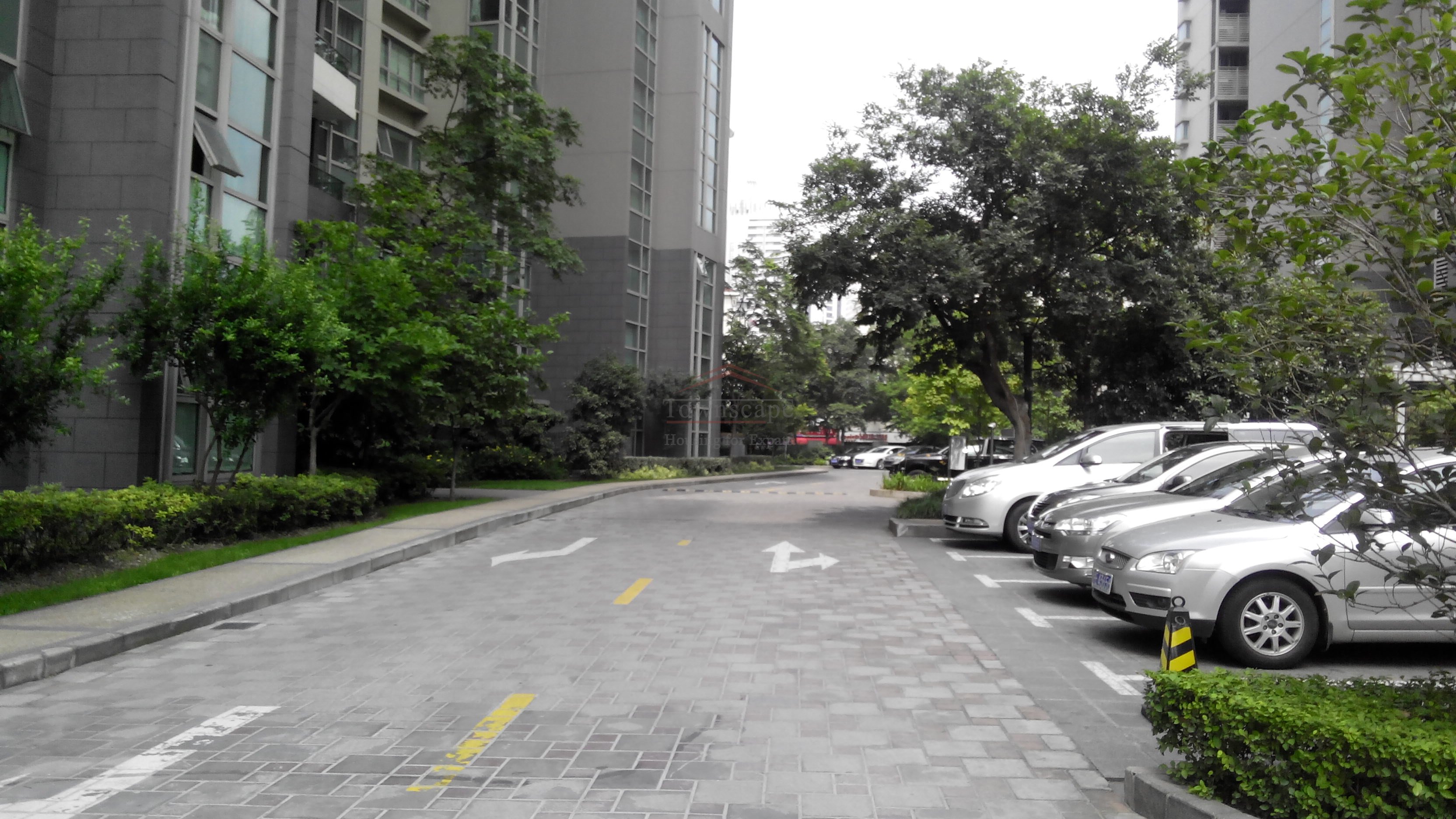 rent lakeville apartment shanghai Gorgeous apartment In famous LakeVille complex.