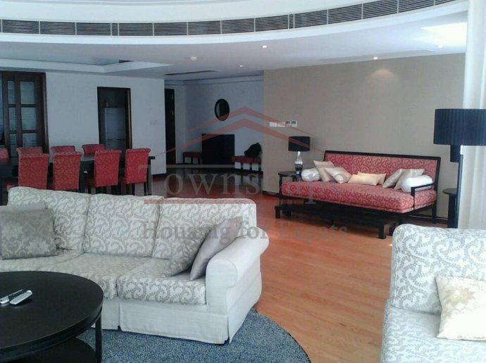 rent luxury apartment shanghai Grand Luxury apartment in Lujiazui Skyline mansion