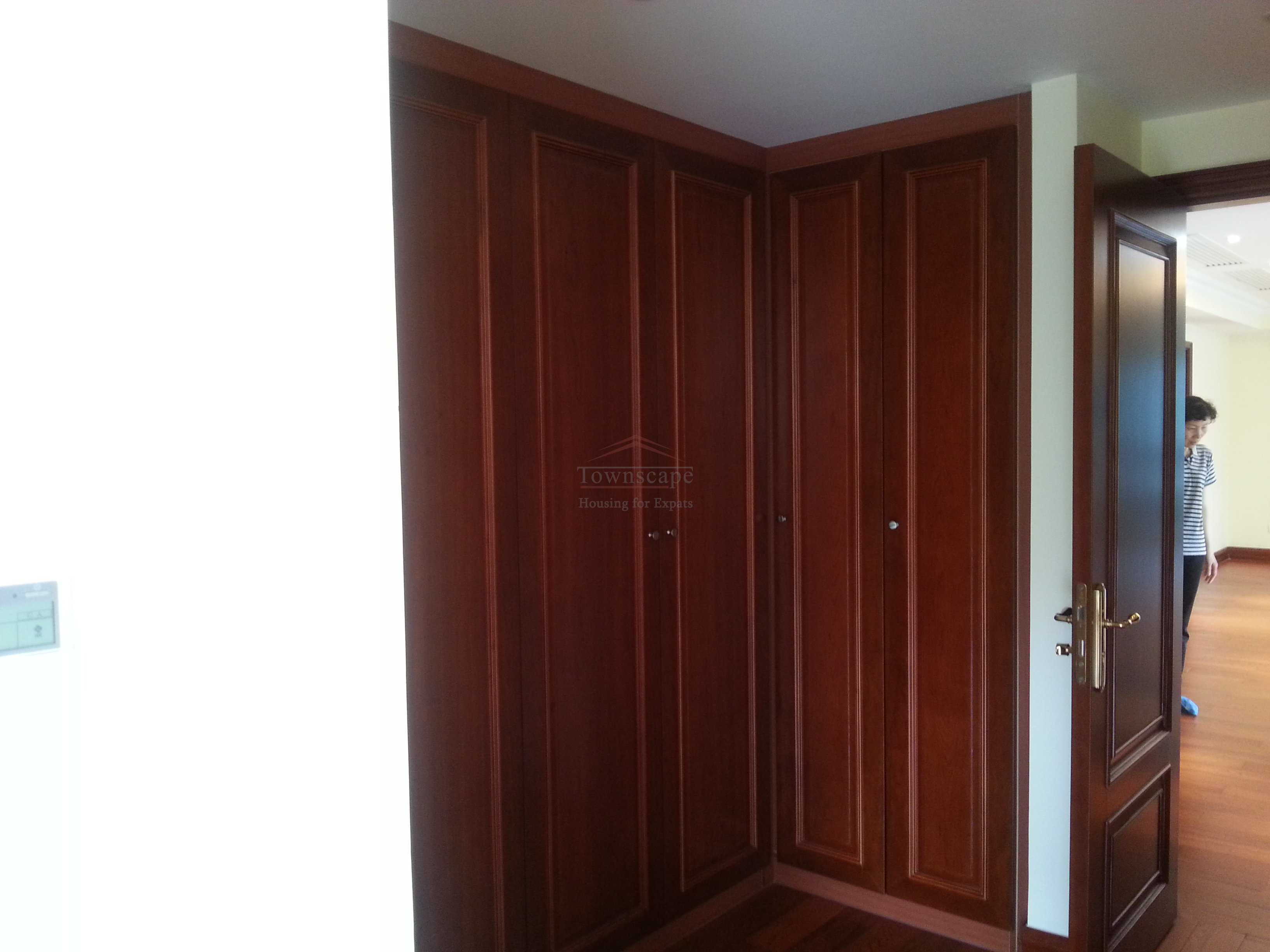 rent nice view apartment shanghai gubei 2Br apartment with grand hall and floor heating system Gubei