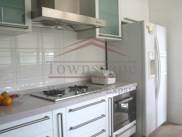 rent western kitchen apartment shanghai 3BR family apartment in Mandarin City Honqiao gubei