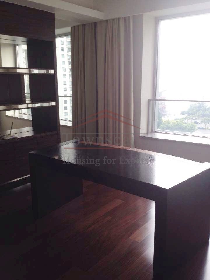 nice compound Lujiazui Apartment in a luxury complex in Pudong (Lujiazui)