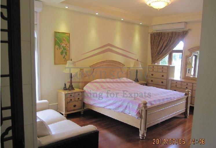 international schools, suburb Family friendly villa in Hongxiao area