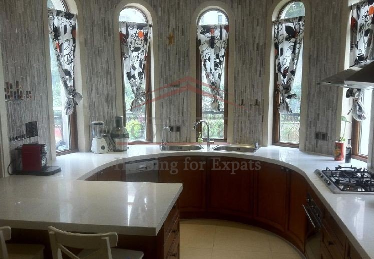 three bathrooms, 4 bedrooms, children Family friendly villa in Hongxiao area