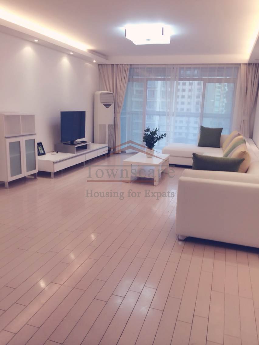 shanghai compound with swimming pool Ideal Expat apartment in Fountain garden Complex