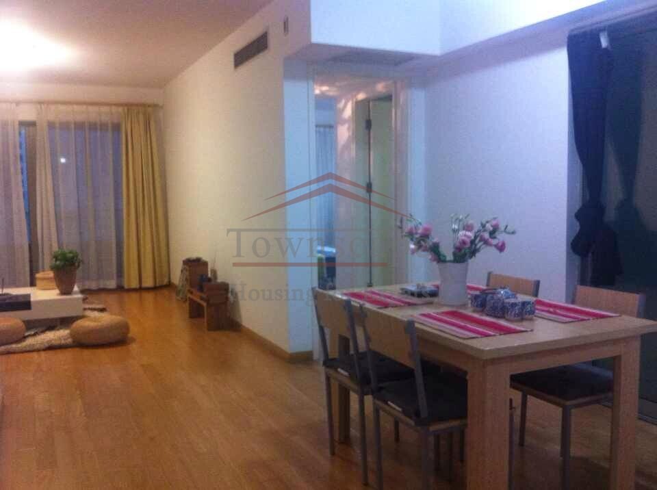 Shanghai apartment with swimming pool clean and Neat apartment in 8 Park Avenue
