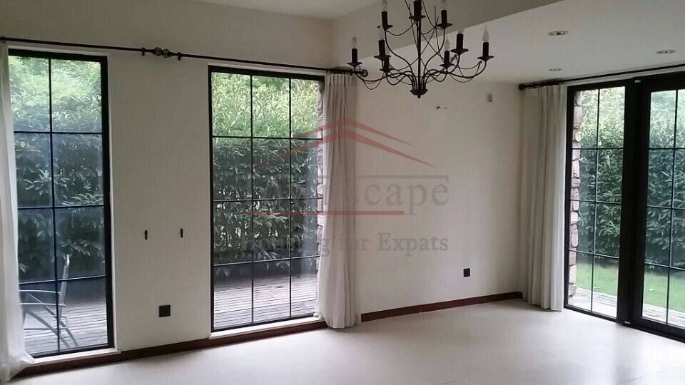 pet friendly shanghai house, child friendly shanghai house Large Villa in Shanghai Suburb