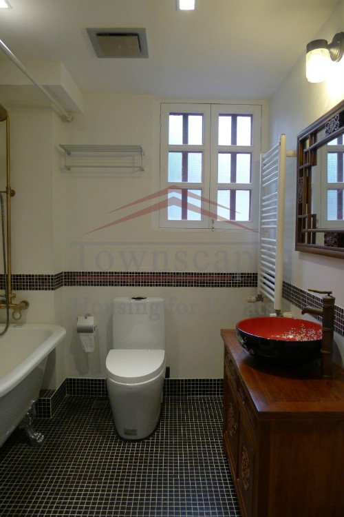 Shanghai lane house close to metro line 2 Spacious lane house with Front garden and floor heating