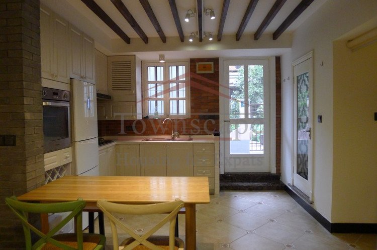 shanghai house with open kitchen Spacious lane house with Front garden and floor heating