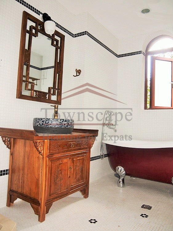 shanghai apartment with bathtub Prestigious European style apartment