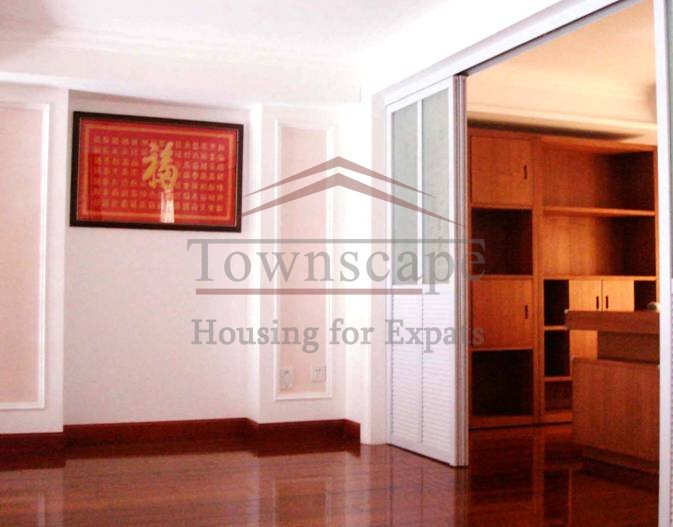 shanghai pet friendly house, shanghai pet friendly villa Large Villa close to Hongqiao airport