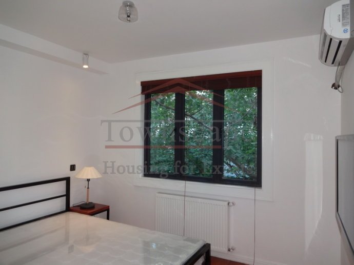shanghai renovated apartment Renovated single bedroom Old apartment near Huaihai road