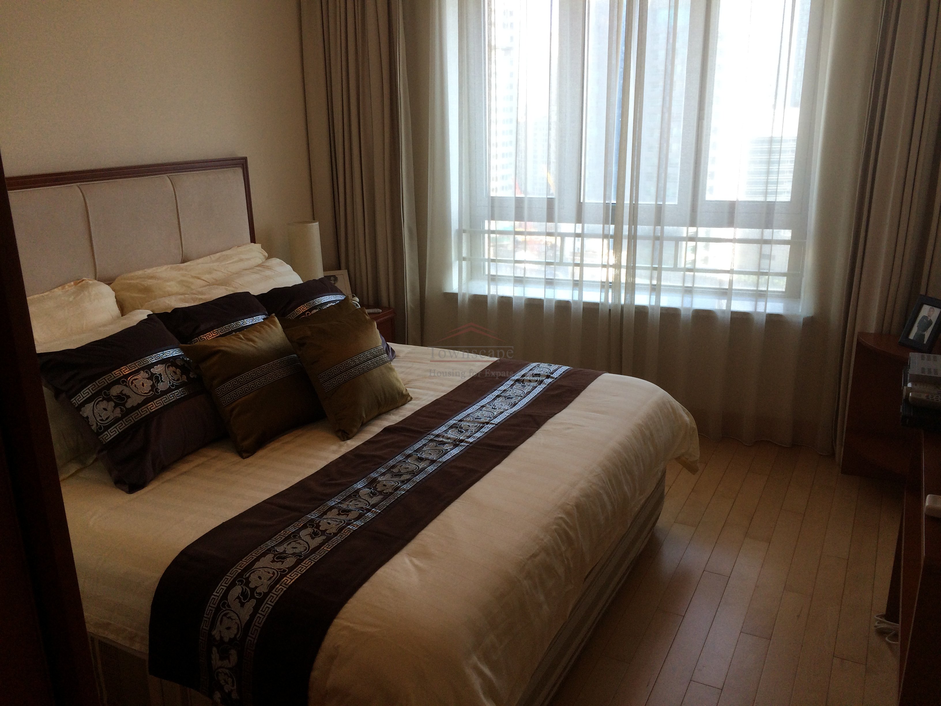 Shanghai apartment in Jing\ width= large 3br apartment close to west Nanjing road