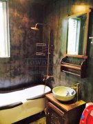Xujiahui apartment bathroom bathtub Stylish Bachelor Apartment in Former French Concession, near Xujiahui