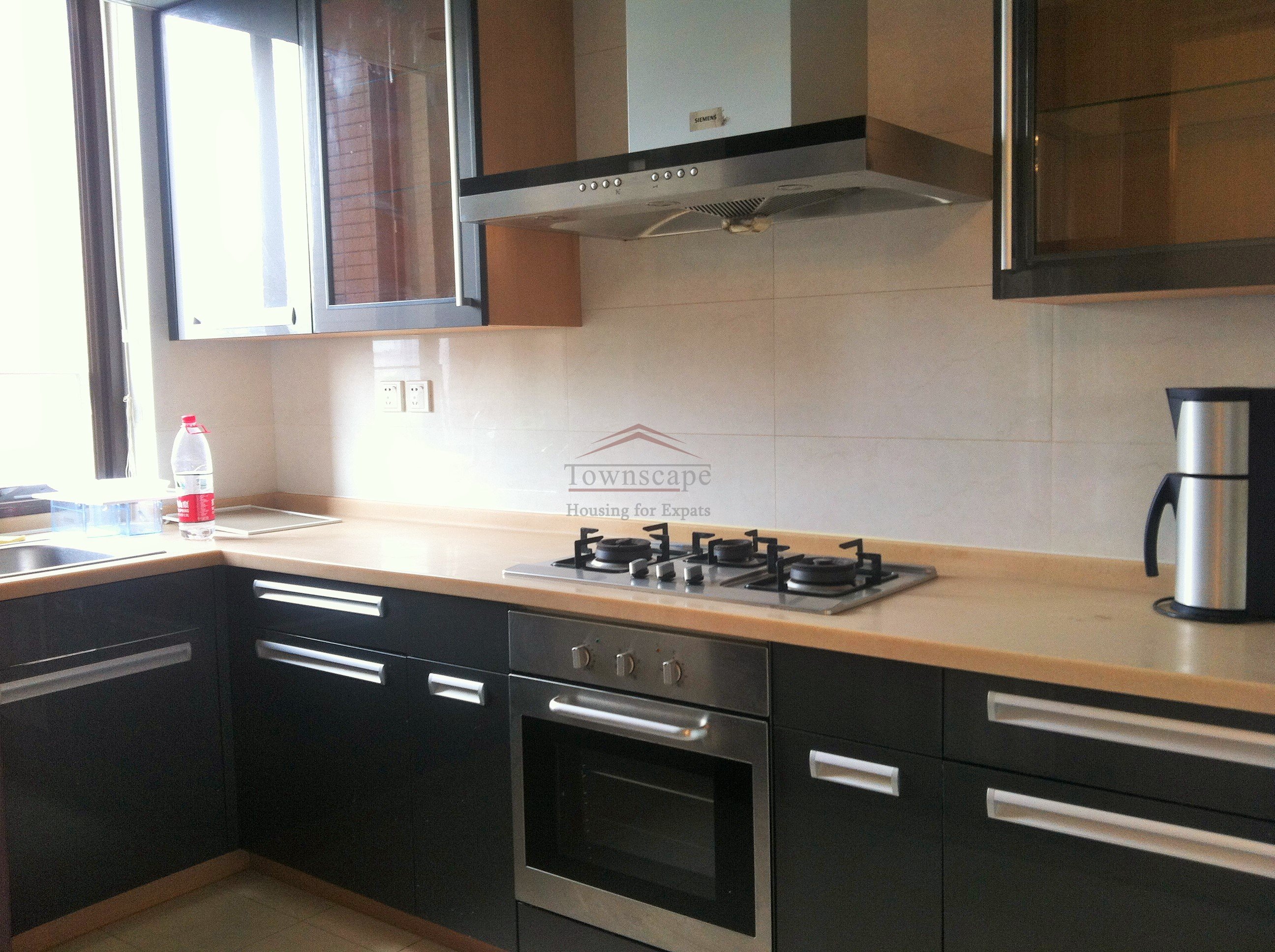 shanghai large two bedroom apartment Comfortable 2 br apartment in Xintiandi area