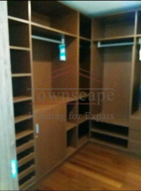  Traditional 4 br Old apartment in the French Concession