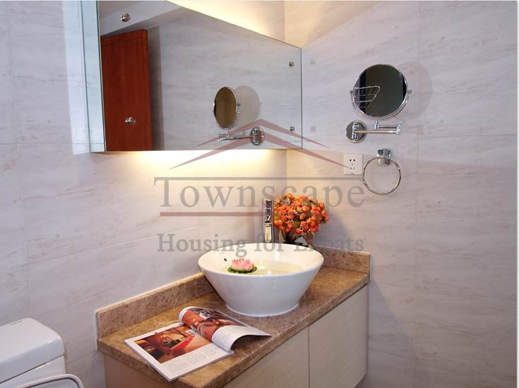 Shanghai apartment near metro line two Bright single apartment near Zhongshan park