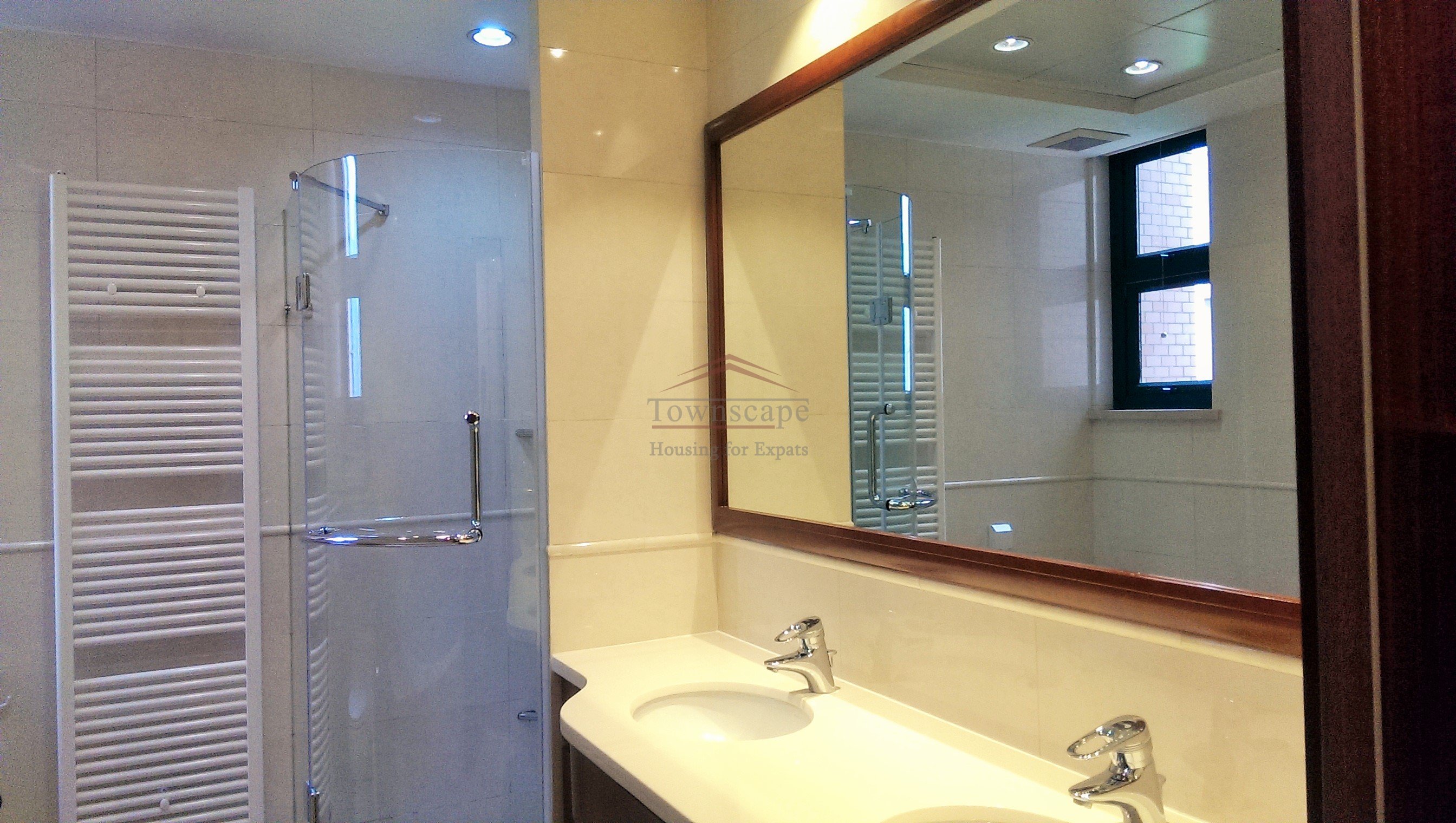 Shanghai family apartment Beautiful 4br apartment in Pudong Financial district