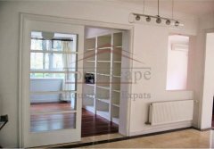  Very Spacious House with 4br 200 sqm in Xujiahui area