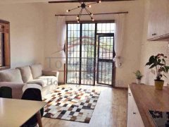French Concession cozy 3br apartment Sunny, cozy 3br old apartment in French Concession