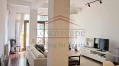  Sunny 3br old apartment with 2 ground terraces in French Concession
