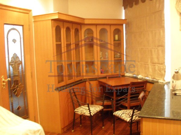 Shanghai Huaihai Road large apartment Fabulously renovated three bedroom apartment