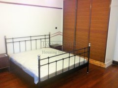 Shanghai West Nanjing Road Well sized 1br old apartment near West Nanjing Road