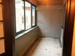Shanghai West Nanking Road Well sized 1br old apartment near West Nanjing Road