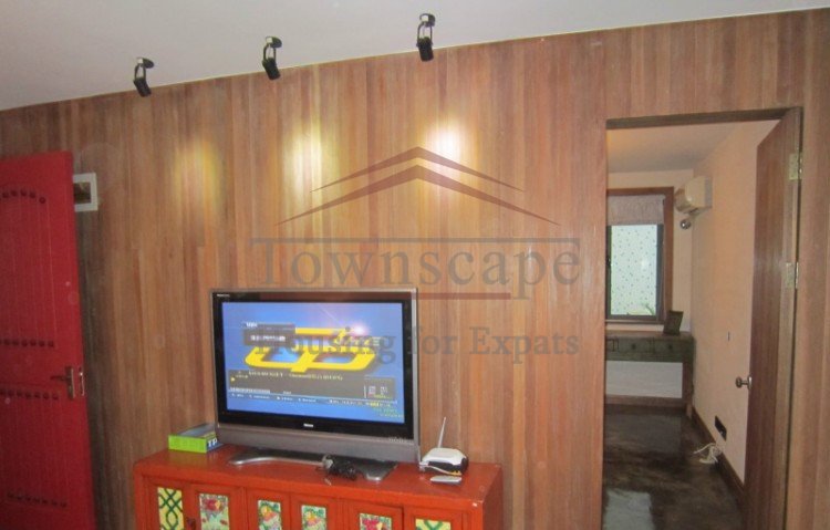 shanghai old apartment near metro line one Comfortable 2br apartment for rent in Shanghai