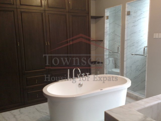 shanghai multifloor house Large 2 bedroom lane house north of Jing