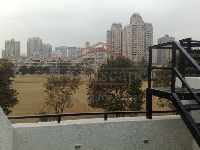 shanghai spacious house Large 2 bedroom lane house north of Jing