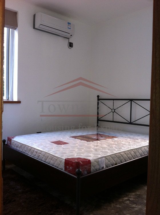 rent apartment in Shanhai Chic central 1 BR Lane House near line 2/7 Jing an station
