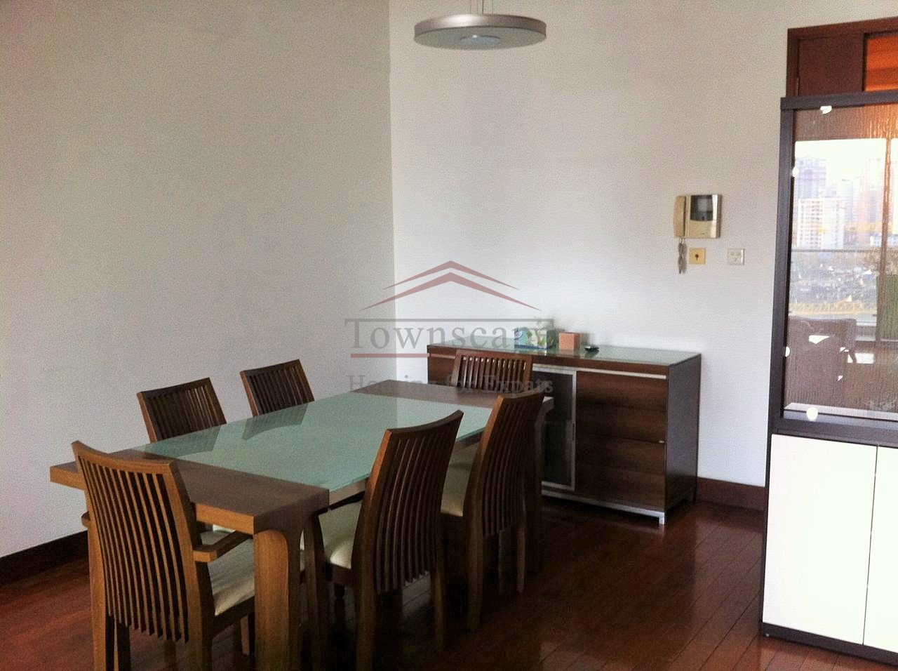 shanghai family apartment Bright 3 BR apartment in Lakeville compound