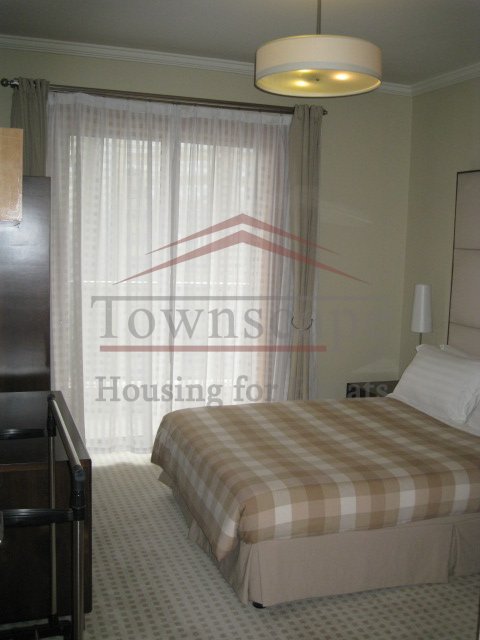 shanghai apartment near line 2 Spacious 2 BR apartment in lower Lujiazui area