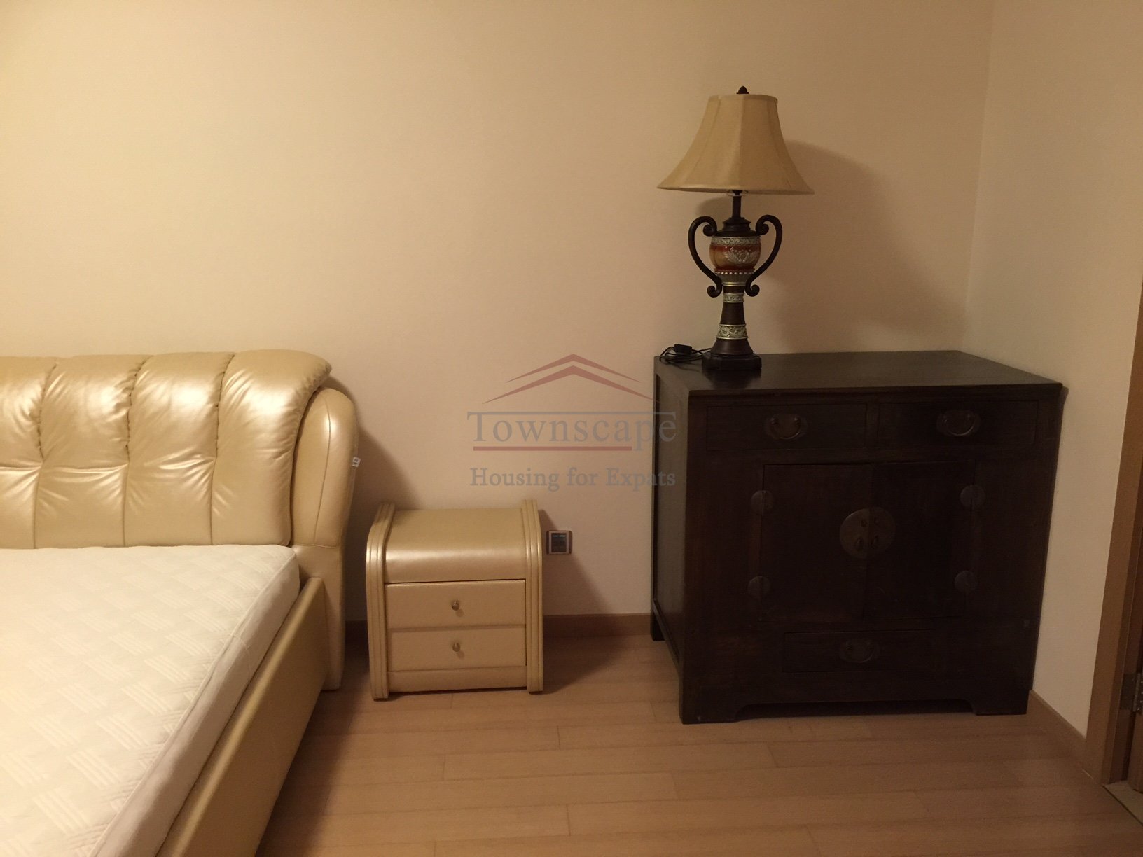 Sinan Mansions Xintiandi Shanghai rent Bright and Spacious 2Br Apartment in French Concession
