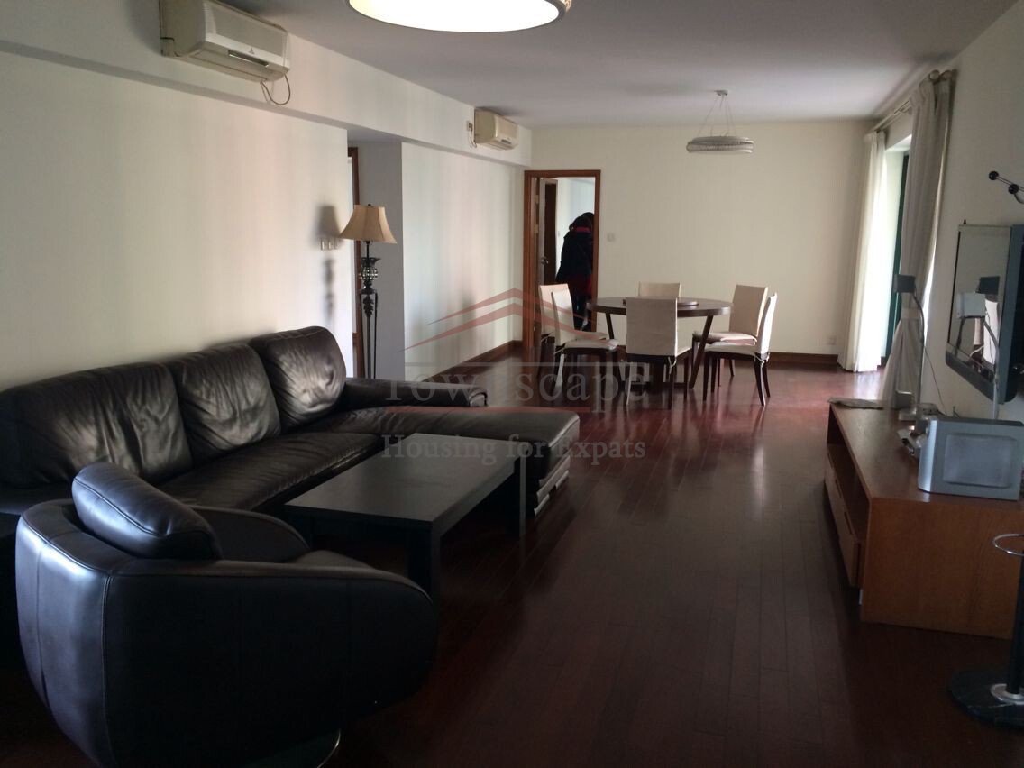 Expat housing Shanghai Modern 3 BR apartment at Xujiahui Line 1/9/11