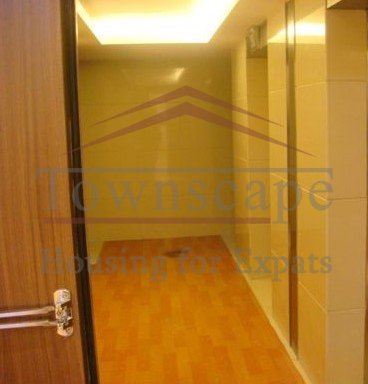 Shanghai apartment near Xujiahui Comfortable 3 BR apartment close to Xujiahui