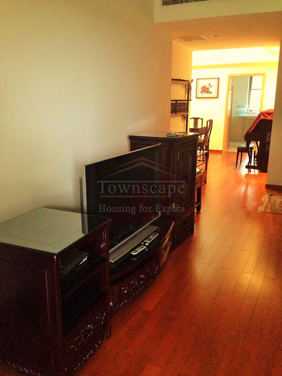 shanghai Yanlord town large 4 bedroom apartment in Pudong area, line 6