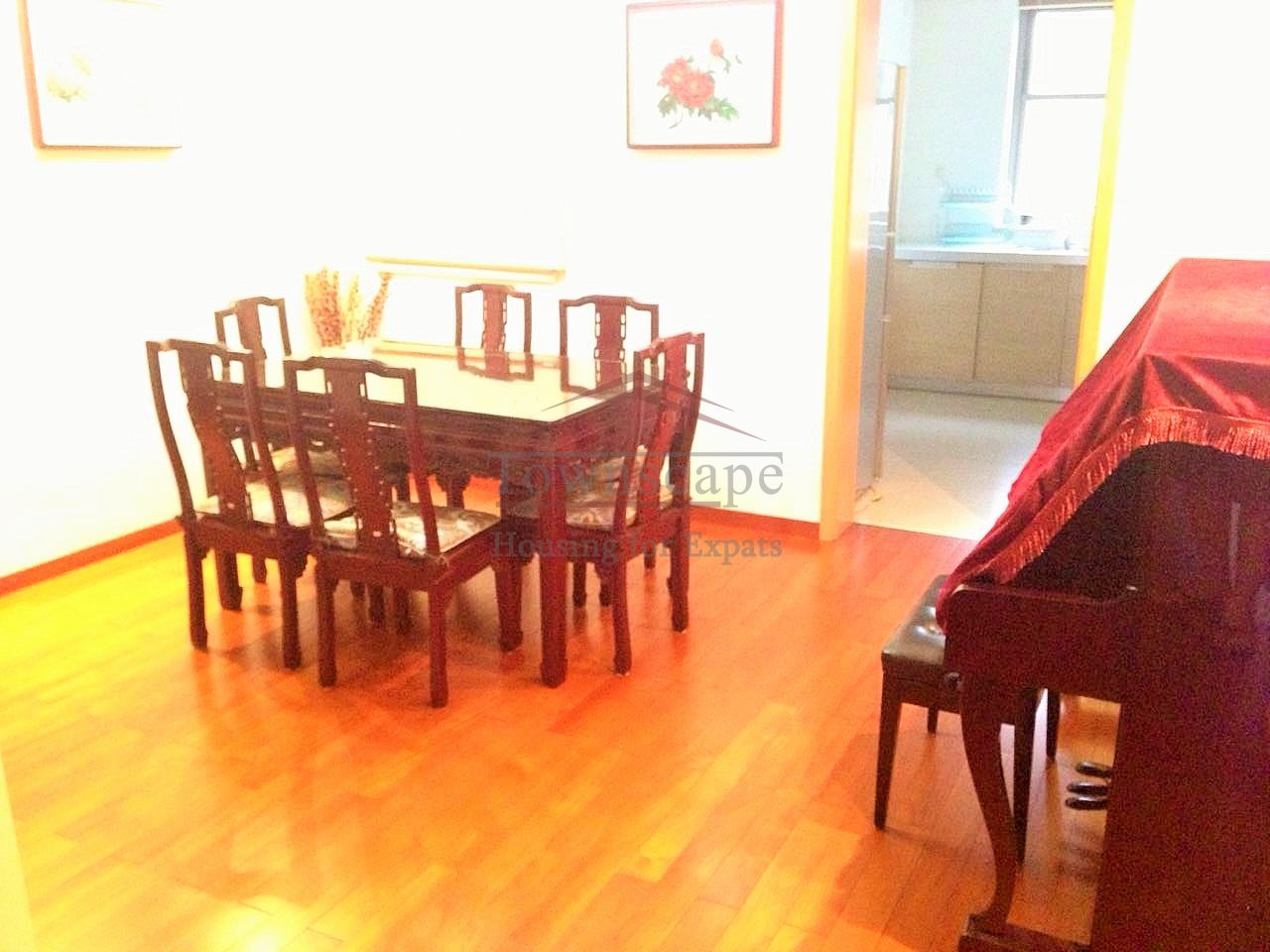  large 4 bedroom apartment in Pudong area, line 6