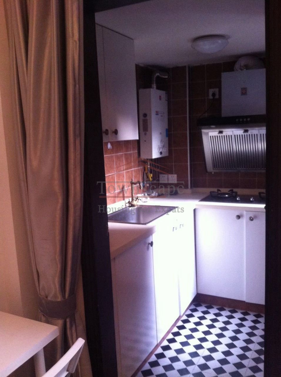 Shanghai living Lovely 1Br Lane House in the French Concession