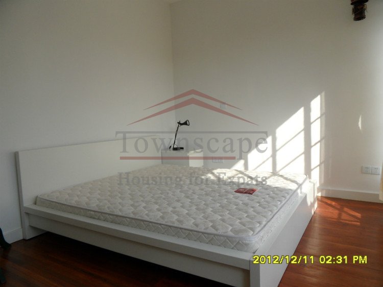 Rent Shanghai Sophisticated clean 1BR Lane house Line 1/7