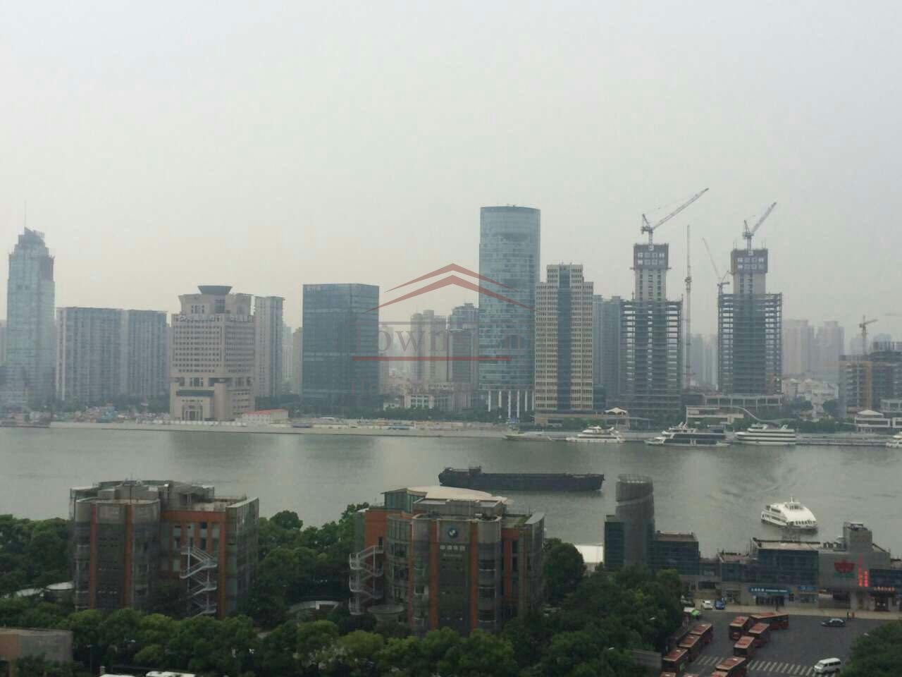 Shanghai rent house Large 3 BR Apartment in exclusive Skyline mansion Pudong